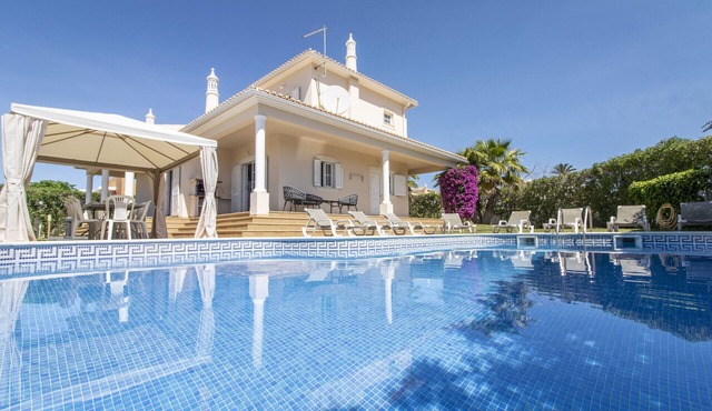 Villa Tulipa | 4 Bedrooms | Private Swimming Pool | Albufeira in Albufeira