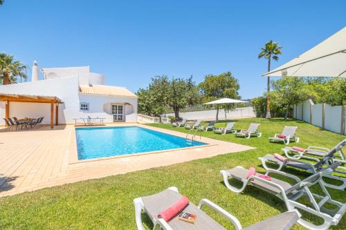 Villa Valentina - com piscina aquecível em Almancil in Almancil