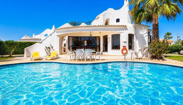 Villa Veiguinha - Three Bedroom Villa, Sleeps 6 in Vale Rebelho