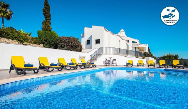 Villa w/Pool & BBQ near Albufeira Marina in Albufeira