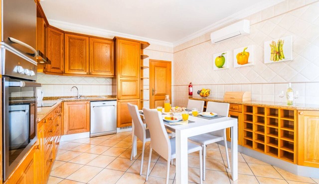 Villa with Heatable Pool and BBQ in Albufeira in Albufeira
