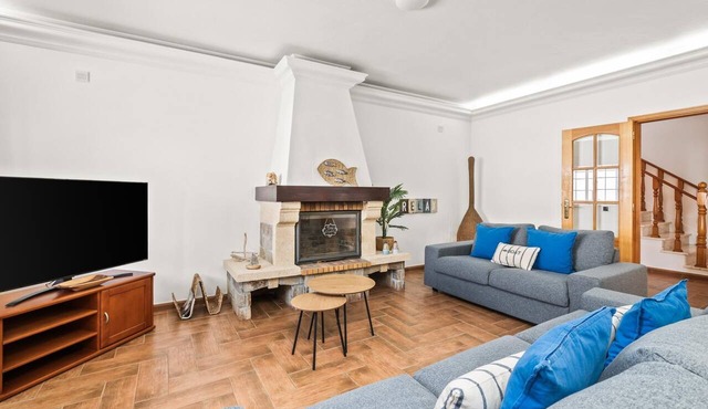 Villa with Private Pool Steps from Burgau Beach in Vila do Bispo