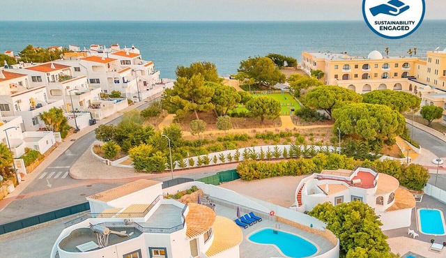 Villas with 2 Heatable Pools & BBQ