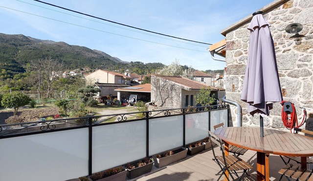 Vinha Da Touça T1 Holiday Home with Mountain View, Wi-Fi and Air Conditioning