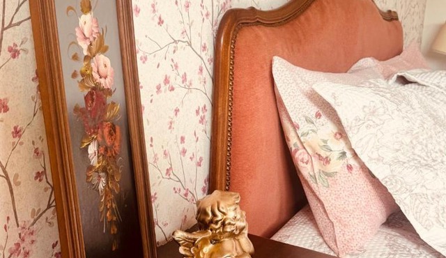 Vintage Boutique Room