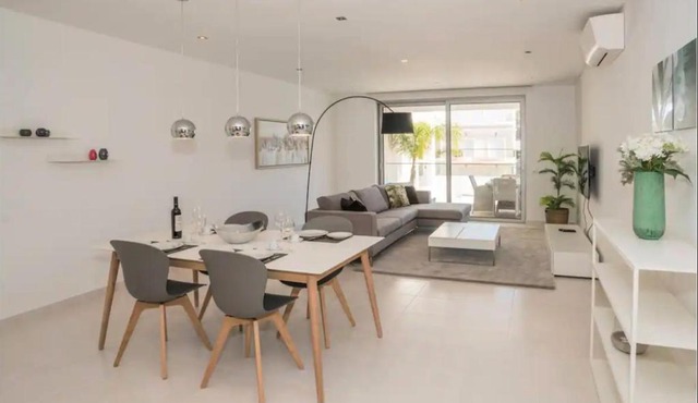 ZENTUNI Ocean front
