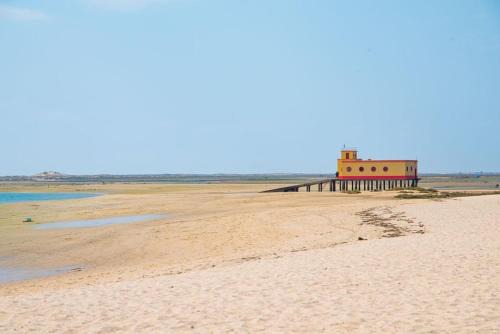 Cozy Fuseta Townhouse with Terrace Roof Solarium, 5min to Beach
