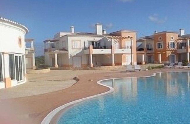 Luxury 3 Bedroom Townhouse, With Shared Pool And Fabulous Sea Views. in Salema