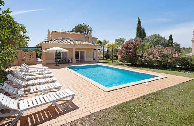 Villa Pestana Golf Resort - Moradia 216 with Mountain View, Pool, Garden & Wi-Fi