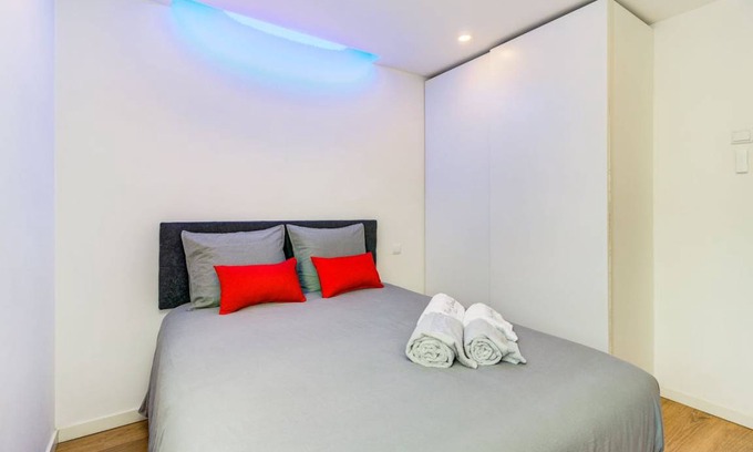 Alfragide Resort | 100 m² Private room ∙ 1 bedroom ∙ 2 guests