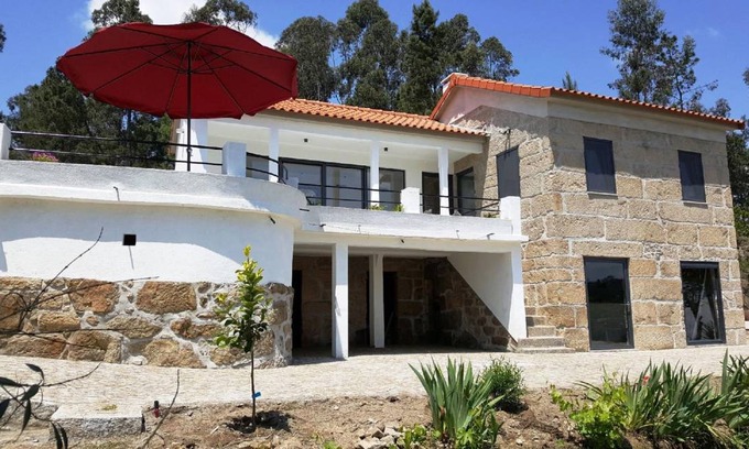 Tondela House | 106 m² House ∙ 2 bedrooms ∙ 5 guests