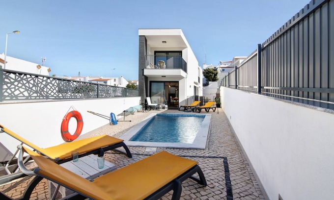 Pera Villa | 140 m² Villa ∙ 4 bedrooms ∙ 8 guests