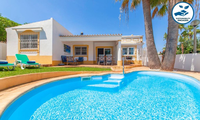 Guia Villa | 150 m² Villa ∙ 2 bedrooms ∙ 7 guests