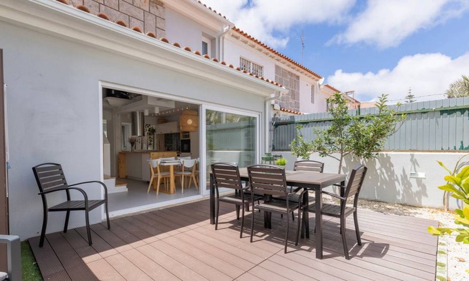 Carcavelos House | 180 m² House ∙ 3 bedrooms ∙ 6 guests