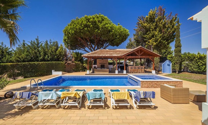 Mosqueira Villa | 200 m² Villa ∙ 4 bedrooms ∙ 10 guests