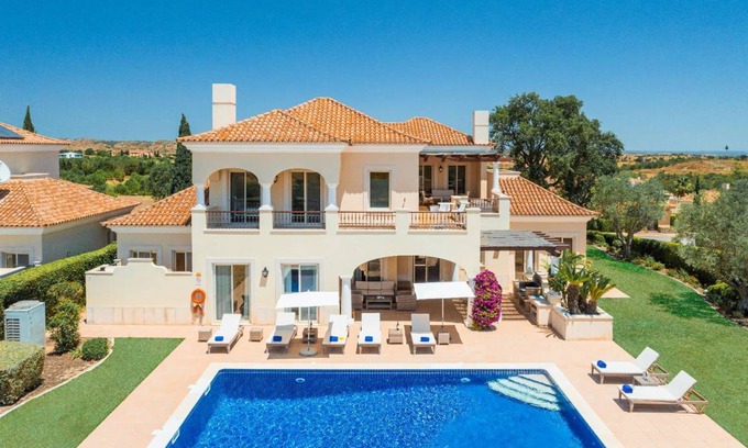 Vila Nova De Cacela Villa | 320 m² Villa ∙ 4 bedrooms ∙ 8 guests