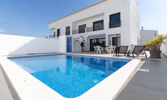 Vila Nova De Cacela Ski Chalet | 4 bedroom villa with private pool in Vila Nova de Cacela by AlgarveManta (3V4)