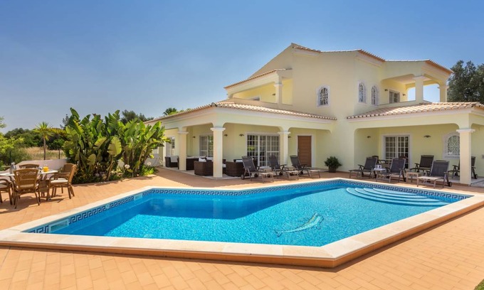 Montes de Alvor Villa | 431 m² Villa ∙ 4 bedrooms ∙ 10 guests