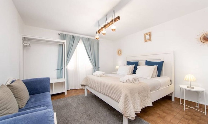 Costa de Caparica House | 80 m² House ∙ 2 bedrooms ∙ 6 guests