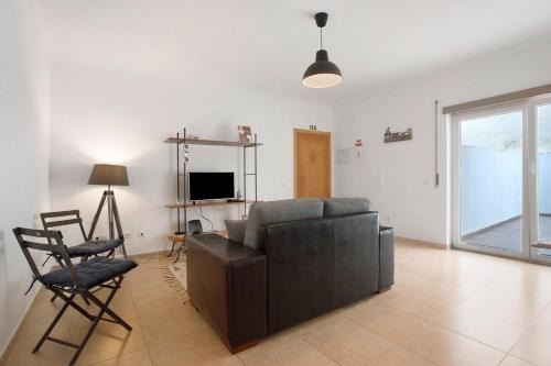 Ferrel House | A O - Tina House Ferrel