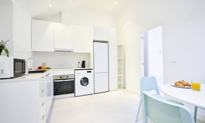 Alcantara Apartment | ALTIDO Fabulous 3-BR Apartment in Western Lisbon