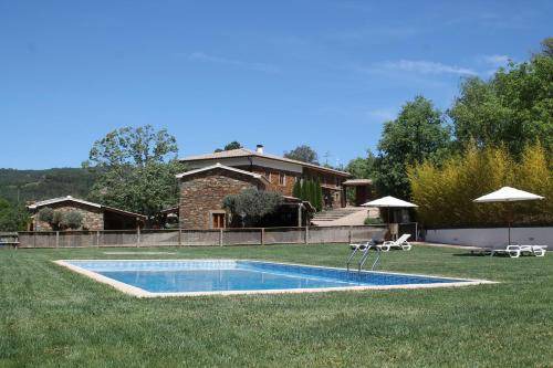 Oleiros House | Farmhouse ∙ 5 bedrooms ∙ 10 guests