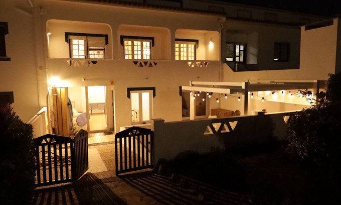 Praia de Santa Cruz Hostel | Hostel ∙ 8 guests