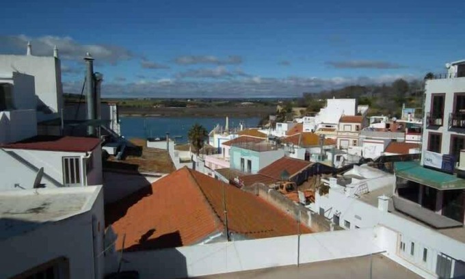 Alvor House | Manuel Terrace House