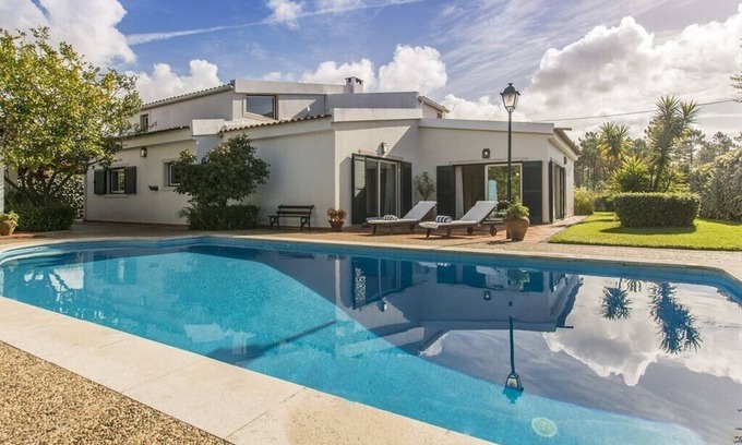 Belverde Villa | Traditional Aroeira Villa | Villa Goreti | 4 Bedrooms | Quiet Area | Private Pool