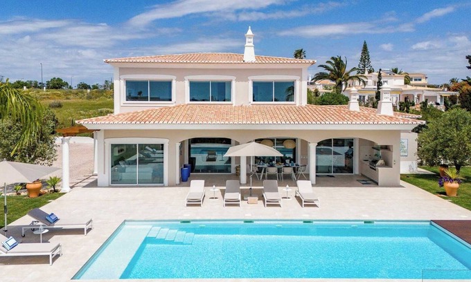 Mato Serrao Villa | Villa for Contemporary Living in Heart of Algarve!