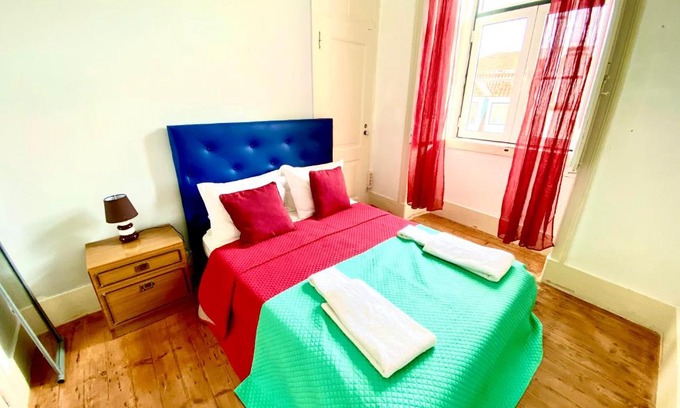 Encarnacao House | Vintage Chiado 5 - Standard Double Room with Shared Bathroom