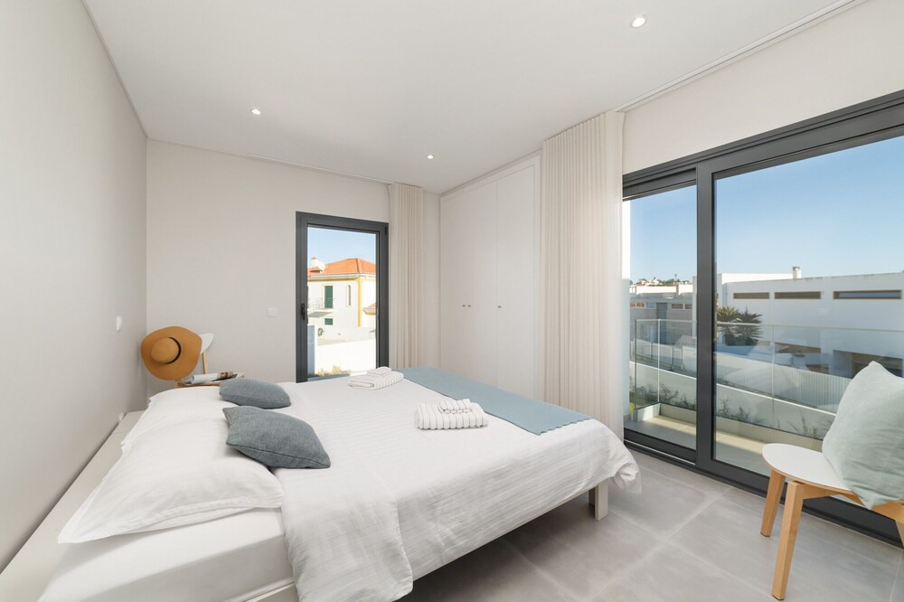Foz do Arelho Apartment | Lagoa Views- Holiday Apartment SCH 075