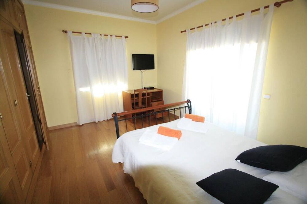 Calicos Villa | Villa Colibri heated pool, jacuzzi,cinema, air cond, games room,wifi,