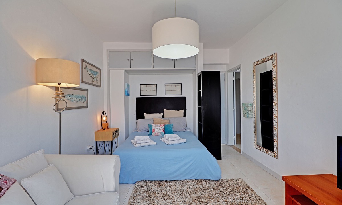 Montenegro Apartment | Faro Airport Flat 1 by Homing