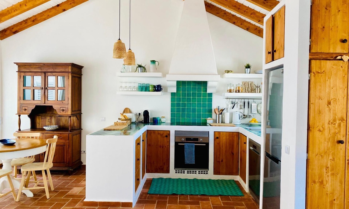 Santa Luzia House | 4 bedroom villa with swimming pool in the center of Santa Luzia