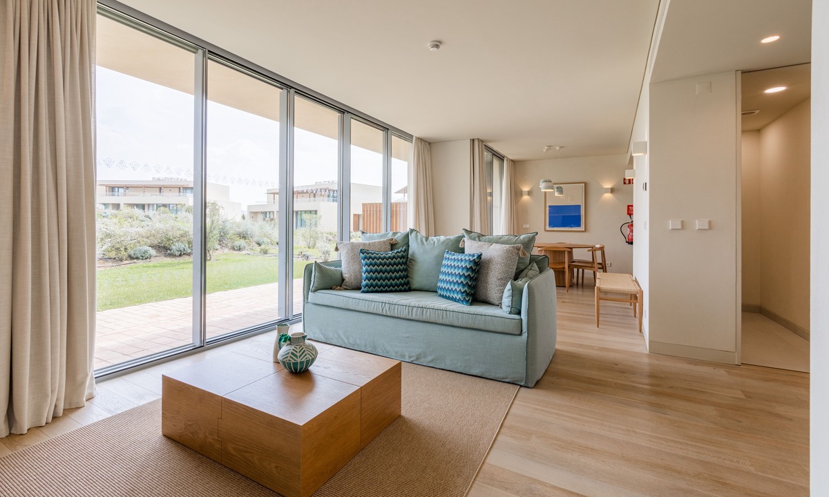 Alporchinhos Hotel | White Shell Beach Villas