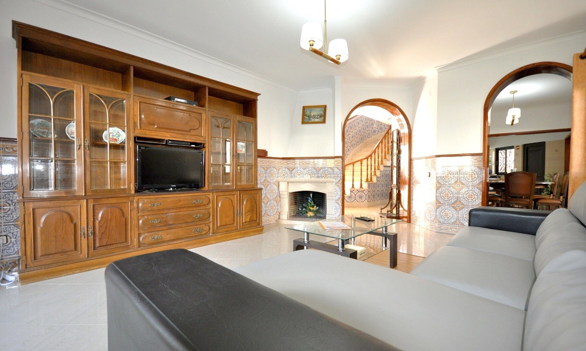 Quarteira Villa | Villa in Typical Portuguese Style, Quiet Area of Vilamoura With Private Pool