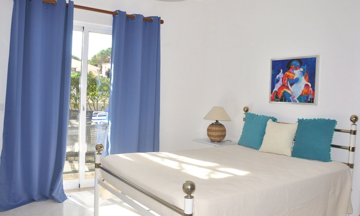 Quarteira House | Villa Near Marina With Private Pool