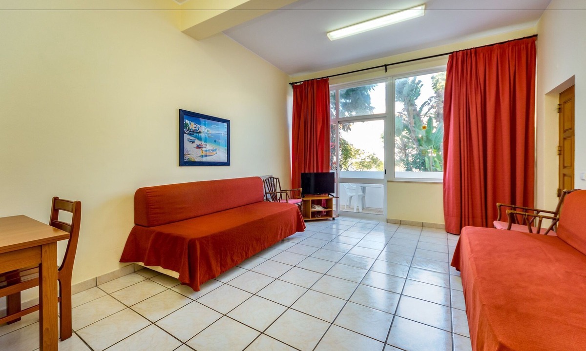 Patio Hotel | Pateo Village Apartments