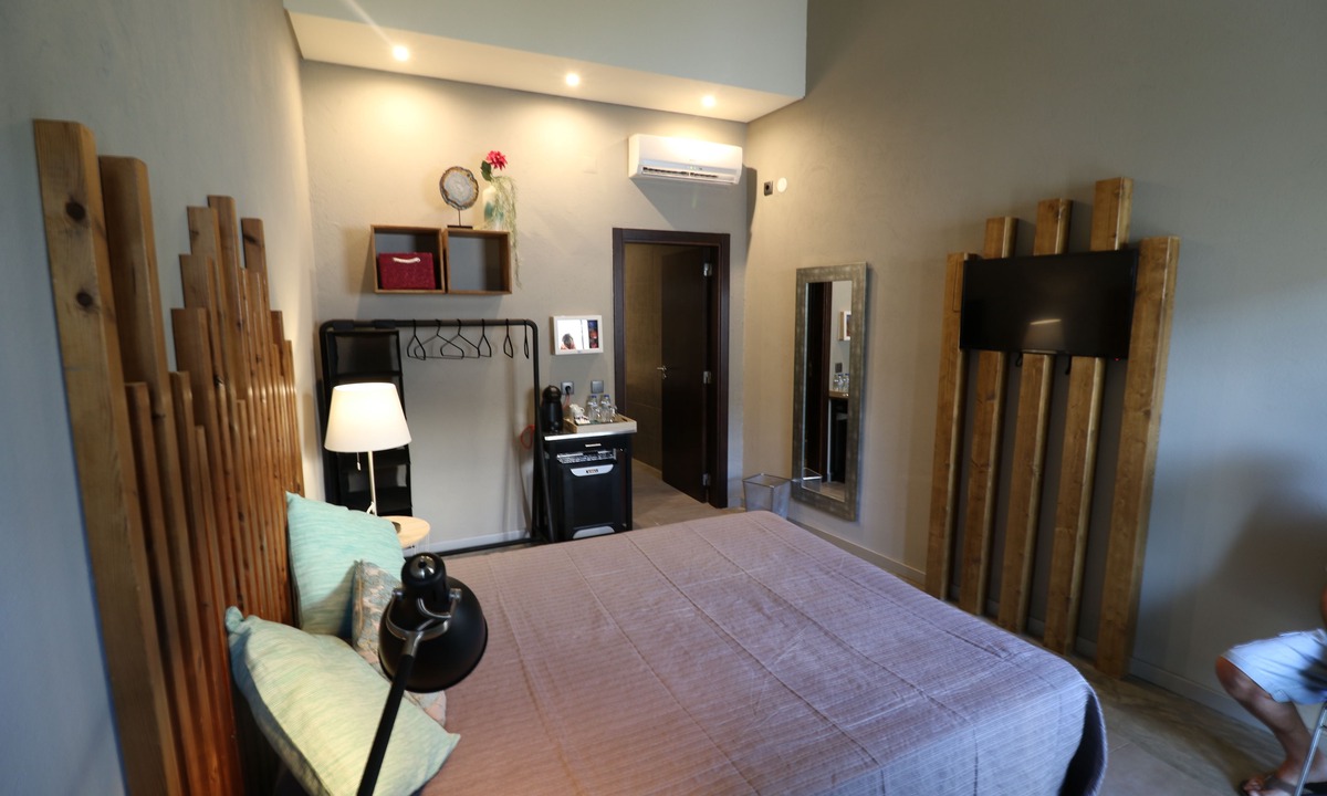 Patroves House | Lost & Found - Guesthouse & Suites