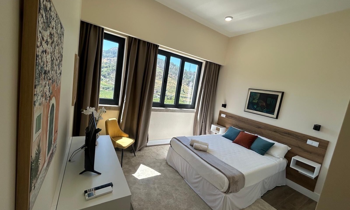 Ponte da Barca Hotel | Escola Da Mestra Da Portela Sampriz