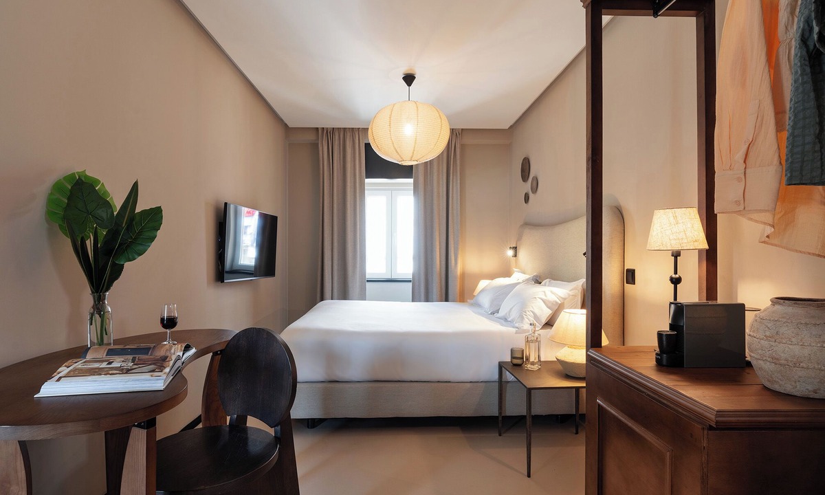 Sao Cristovao e Sao Lourenco Hotel | Casa Teva Lisboa by chic&basic