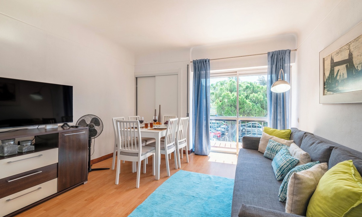 Vilamoura Apartment | 1BR Apartment with Pool at Lago Azul
