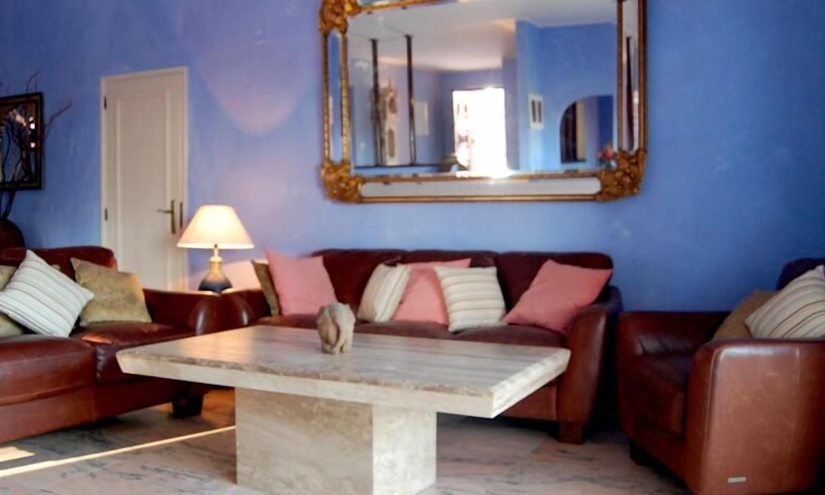 Albardeira House | Inn Seventies Cheap & Chic