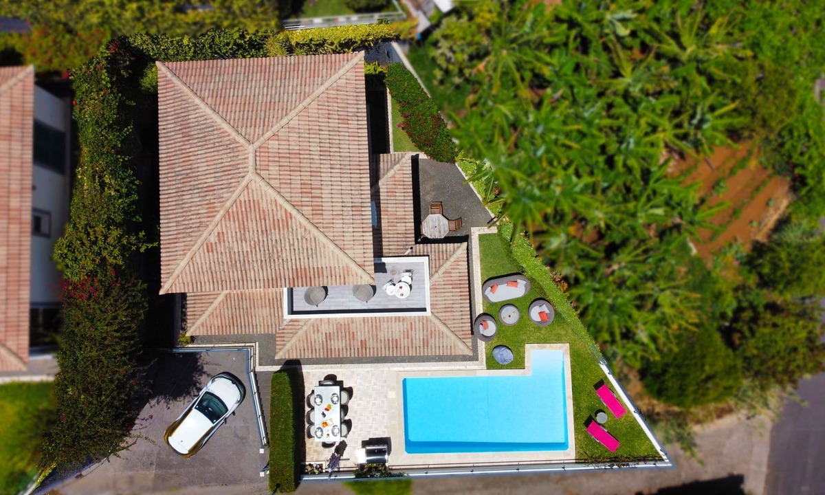 Canhas House | Villa Liana by LovelyStay
