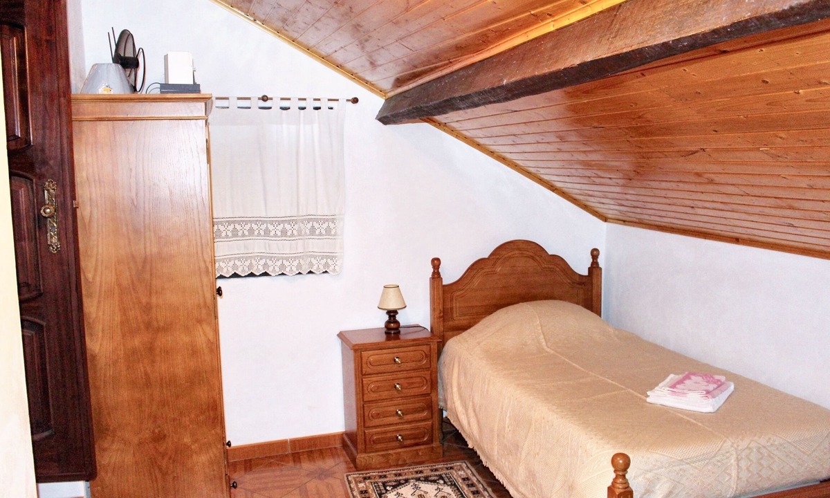 Montalegre House | Homerez - Beautiful house for 5 ppl. with terrace at Paredes do Rio