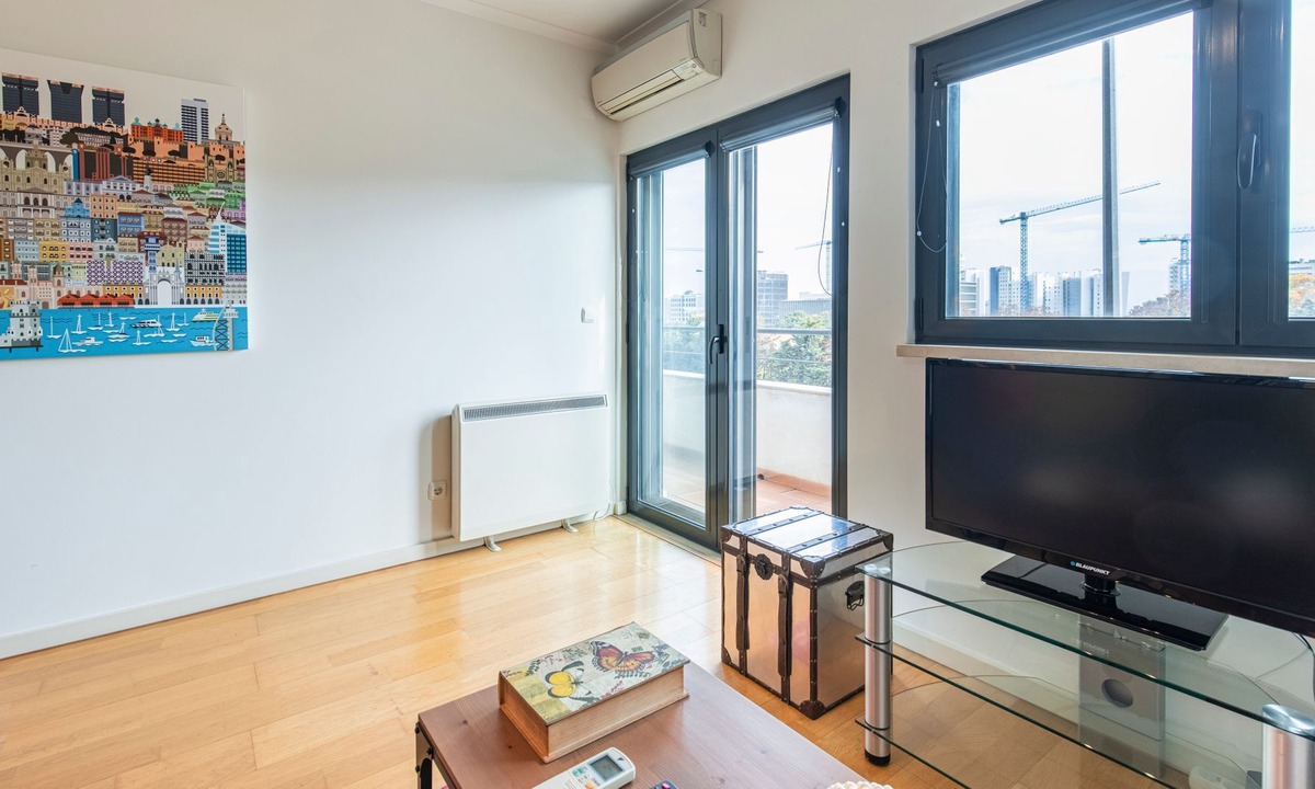 Olivais Apartment | Fancy Apartment W/Metro at Doorstep by LovelyStay