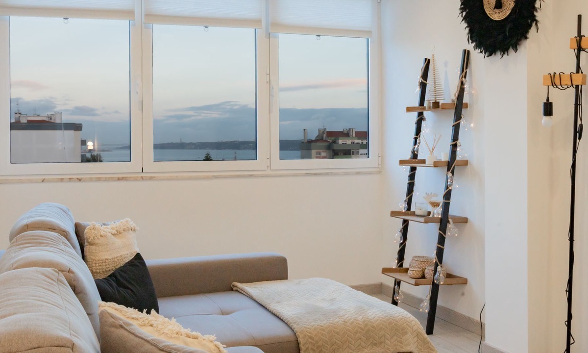 Paco De Arcos Apartment | Stylish Apartment W/River View by LovelyStay