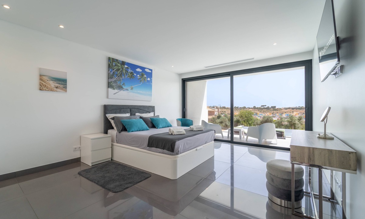 Vale de Santa Maria Villa | Villa das Amendoeiras by HelloVacations