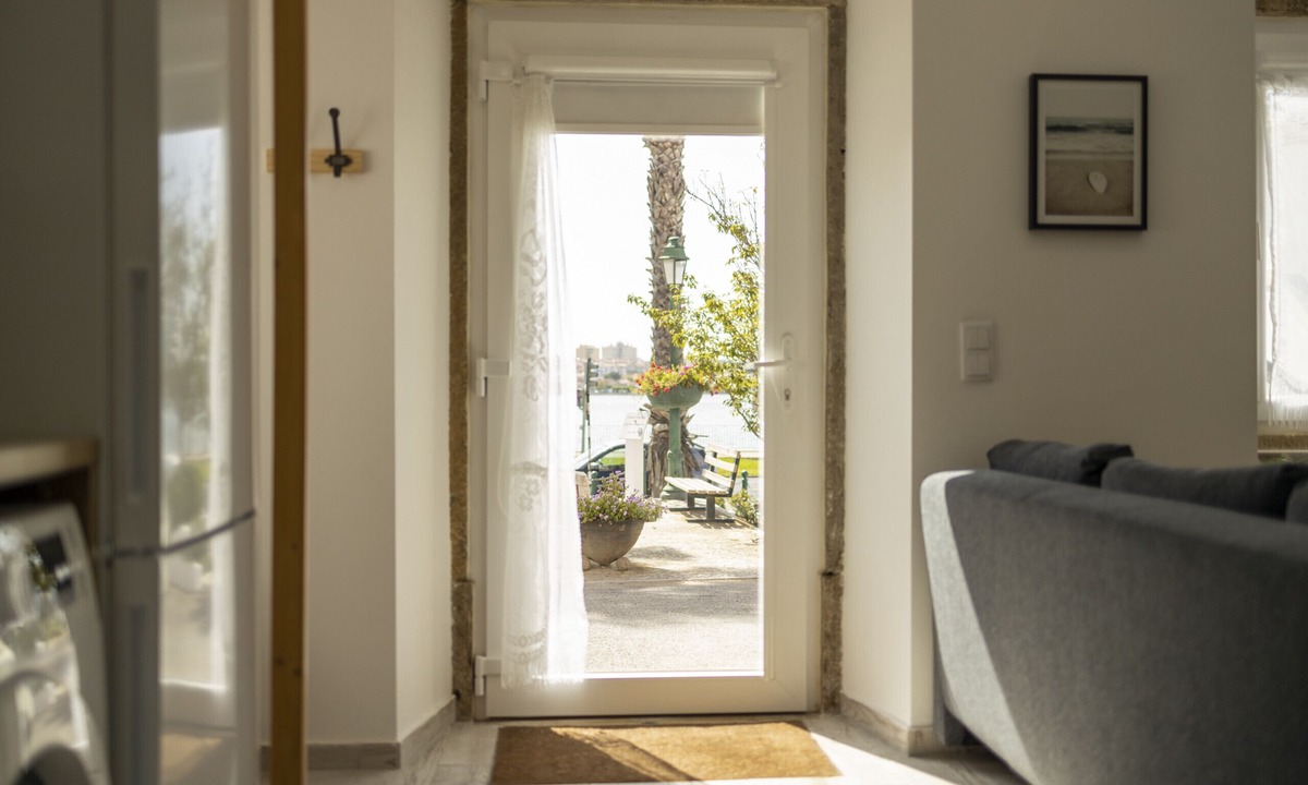 Arrentela Apartment | Apartment by the river in Seixal bay. 4pax. Bicycles are available.